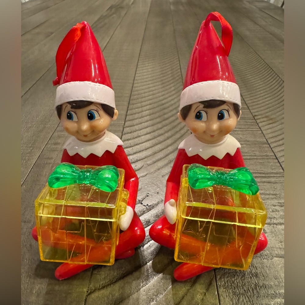 The Elf On The Shelf - Small Gift Holder Festive Elf Set For Christmas Tradition